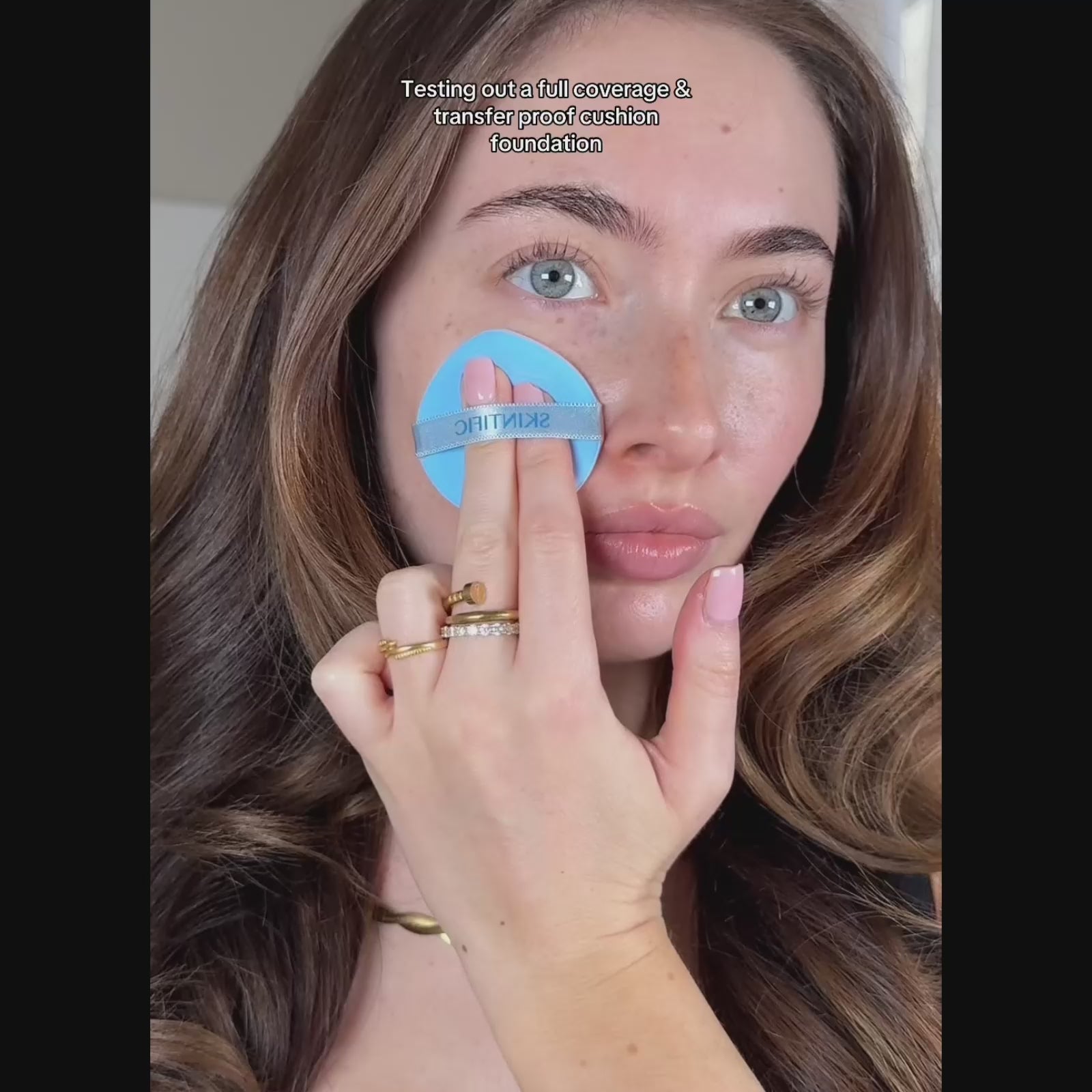 Perfect Stay Velvet Matte Cushion